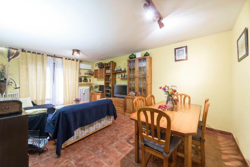 마드리드 Vivienda Familiar Con Jardin Junto A Ifema 아파트 외부 사진