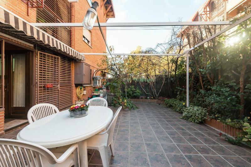 마드리드 Vivienda Familiar Con Jardin Junto A Ifema 아파트 외부 사진