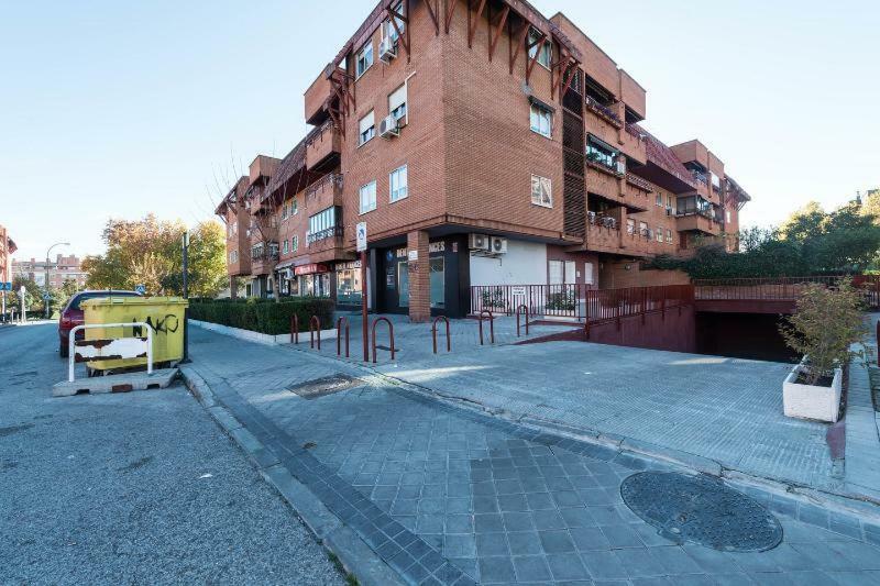 마드리드 Vivienda Familiar Con Jardin Junto A Ifema 아파트 외부 사진