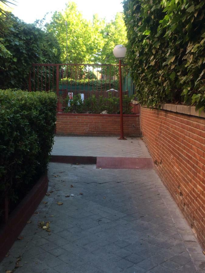 마드리드 Vivienda Familiar Con Jardin Junto A Ifema 아파트 외부 사진